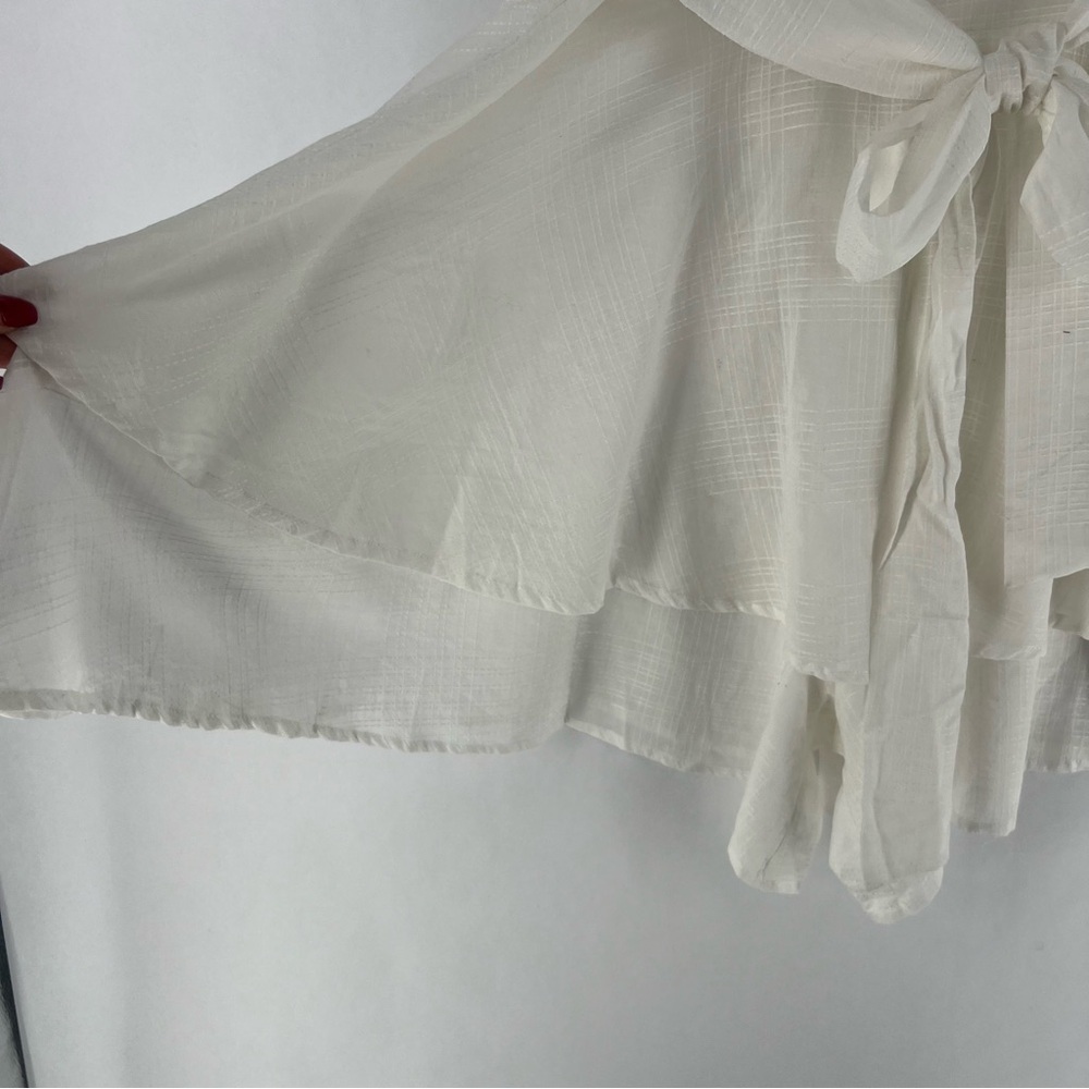 SRV x FTF Blanca Tie Front Flowy Romper Tiered Shorts Surplice‎ Neckline Woven - Picture 8 of 16